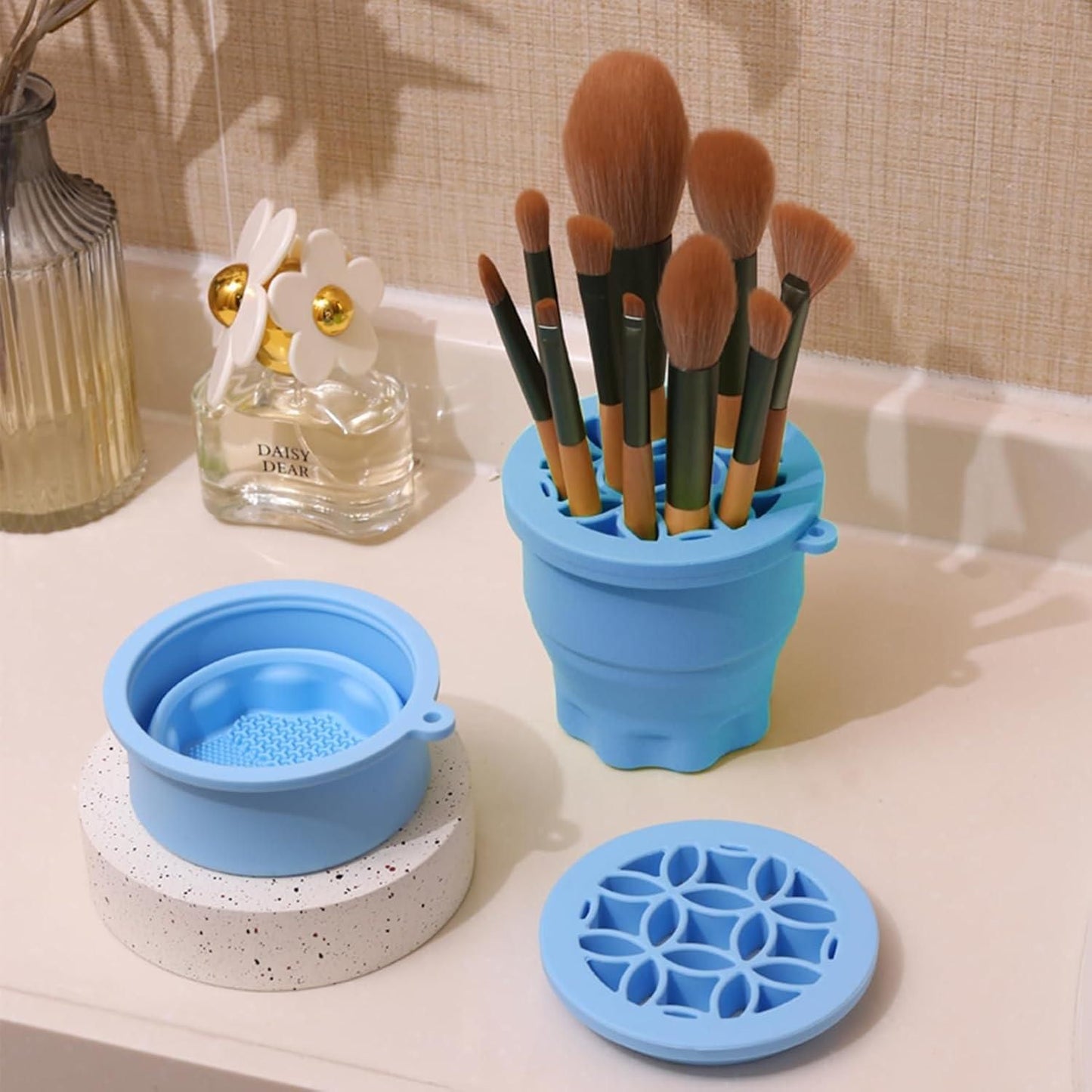 Silicone Makeup Brush Cleaning Cup - Foldable Beauty Tool Organizer