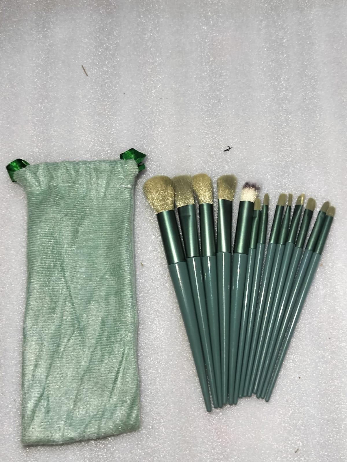 Makeup Brush Set with Pouch